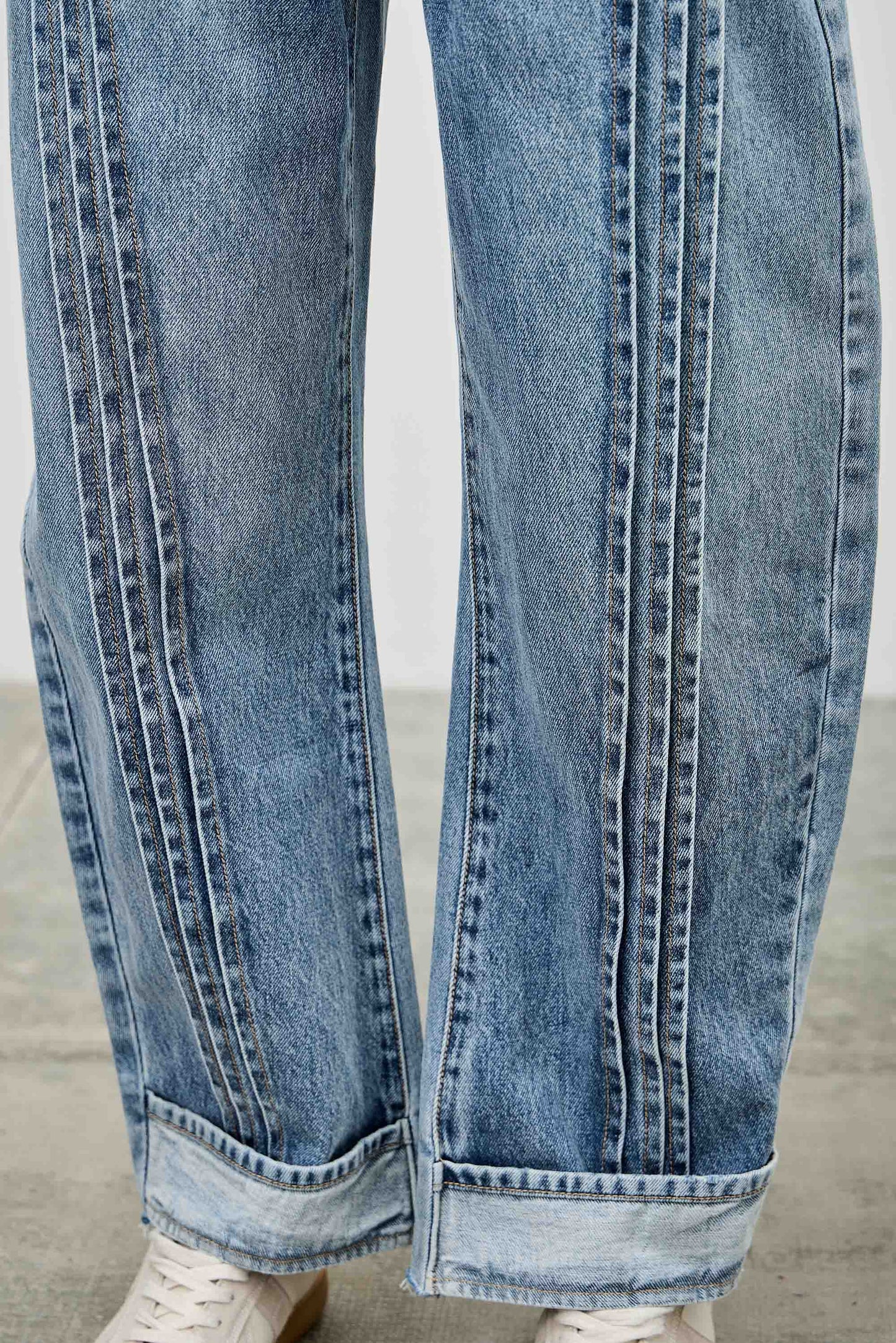 PREORDER- Saige Pleated Barrel Jeans