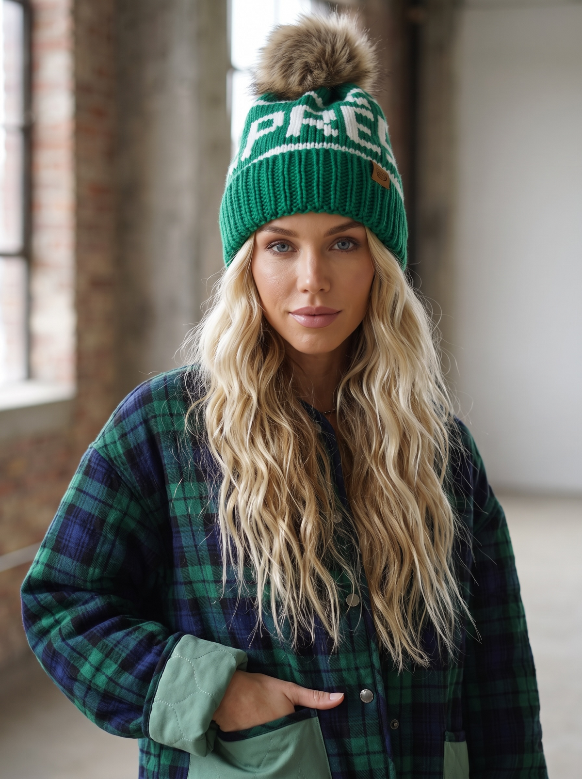 Apres Pom Pom Beanie