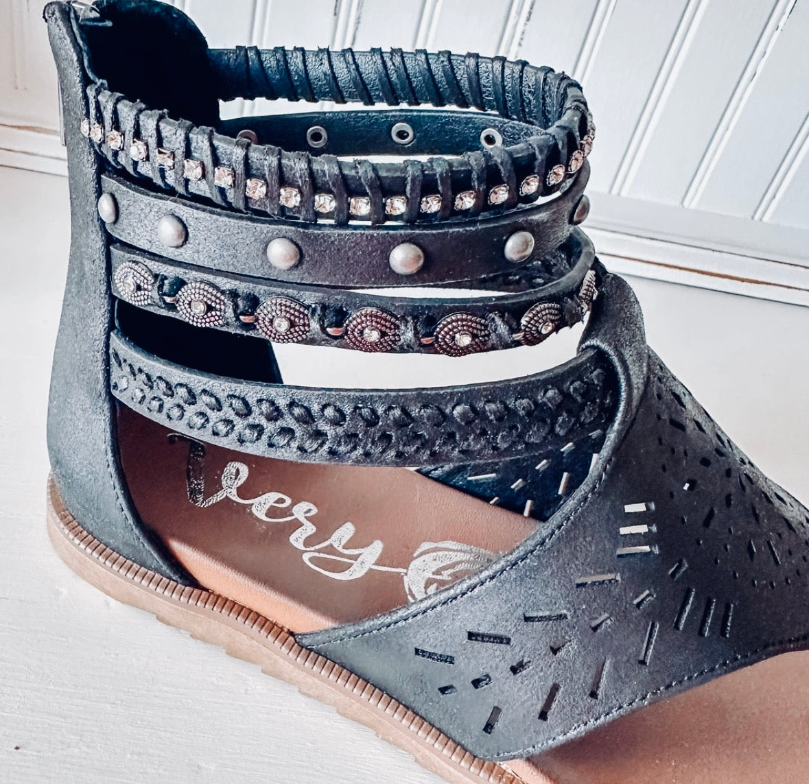 Very G Mazey Sandals