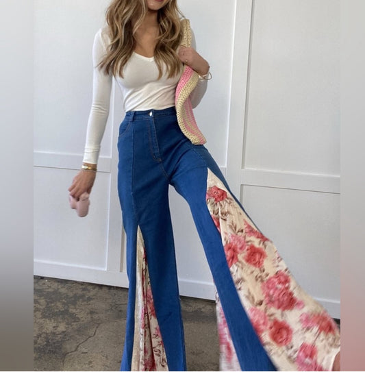 Wisteria Lane Floral Print Flare