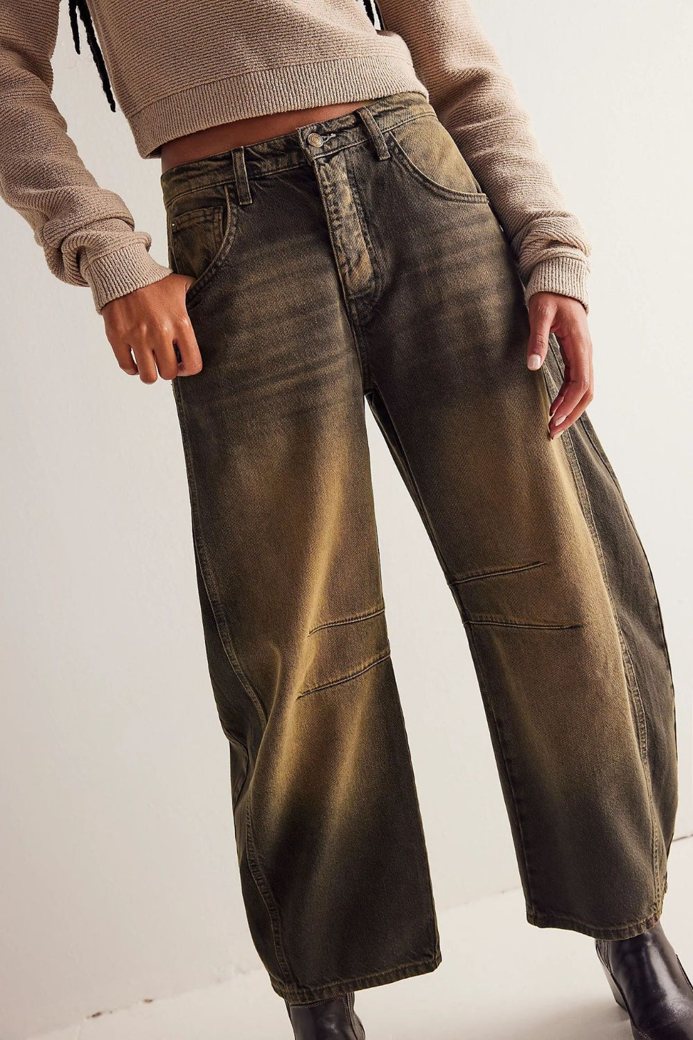 Wide Leg Barrel Jeans with Pockets