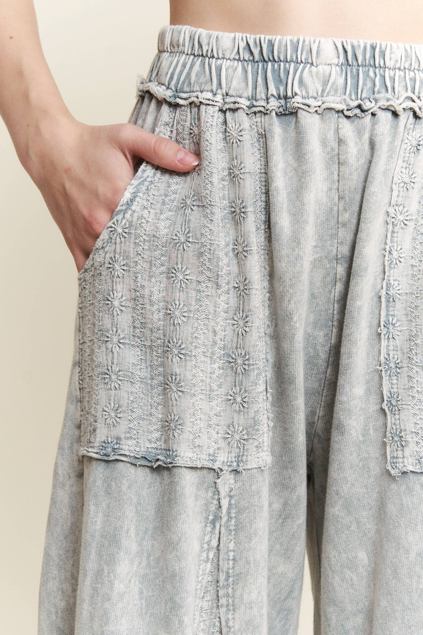 MineralWash Eyelet Flare pants HP5861