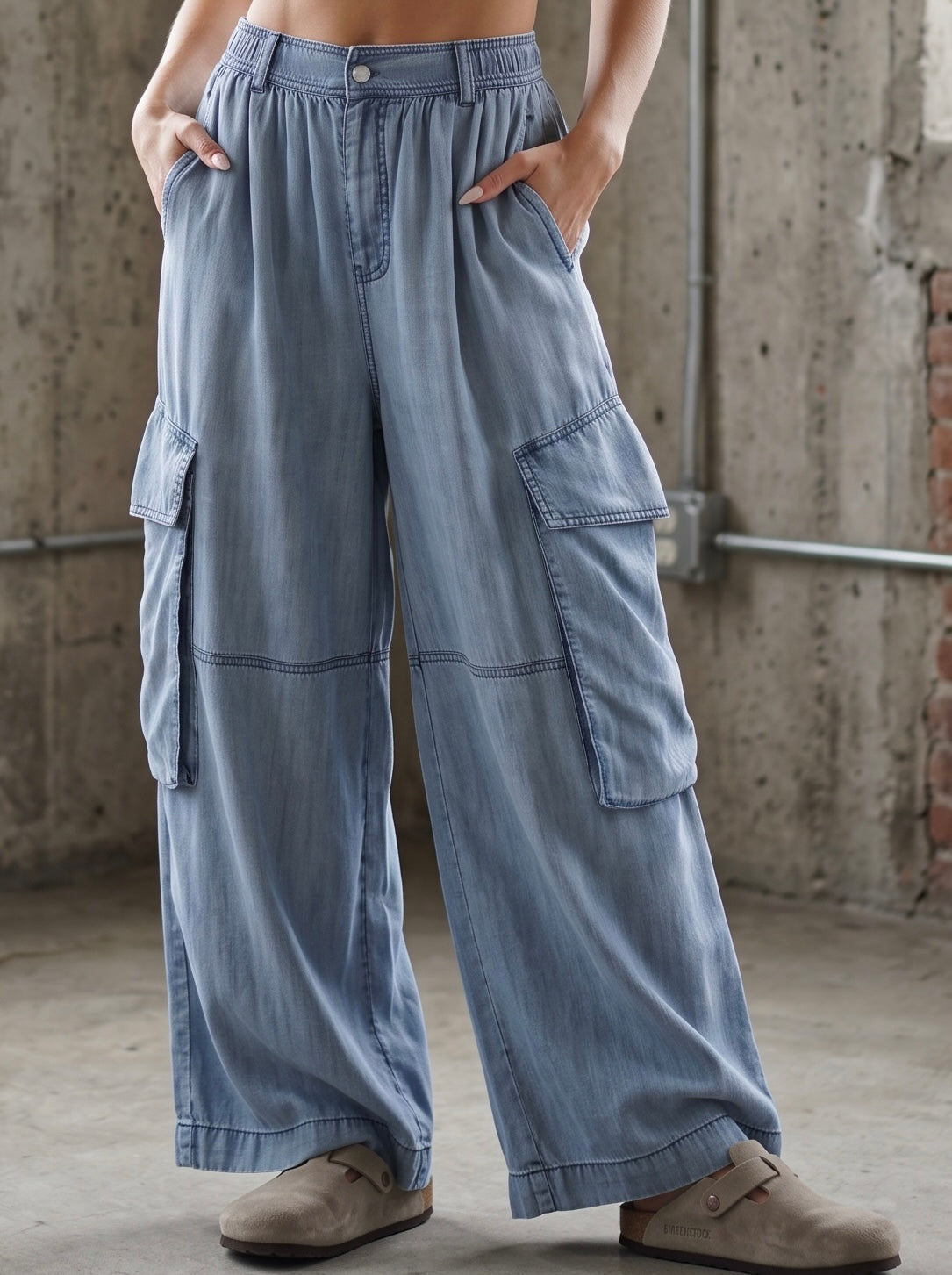 Easel Chambray Cargo Pants