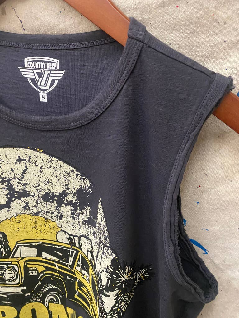 Bronco Muscle Crop Top