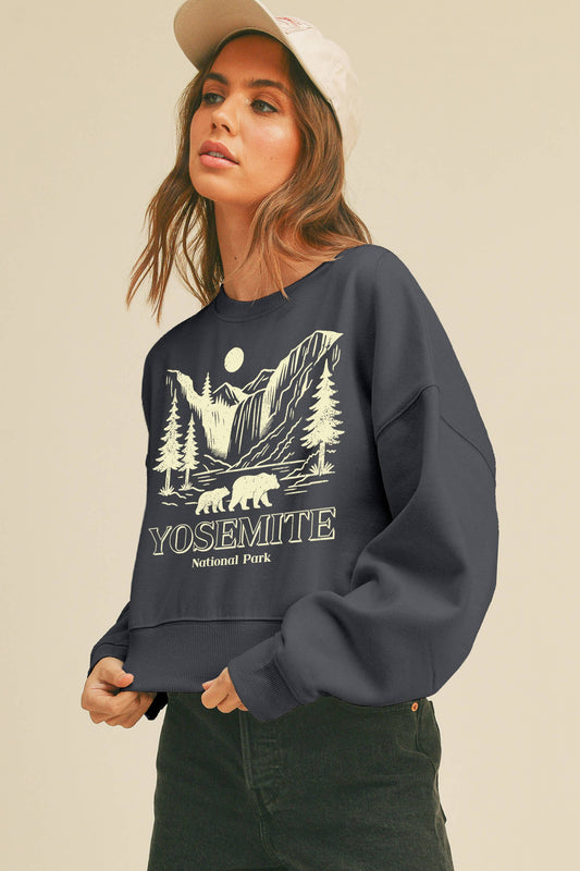Yosemite National Park Bears Cropped Long Sleeve Sweatshirt