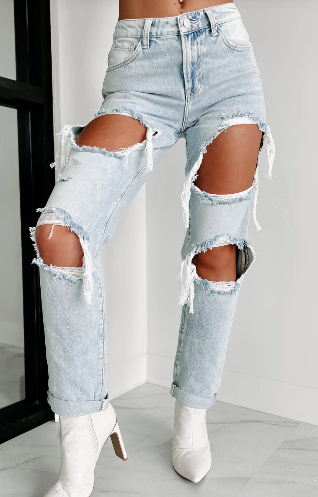 HIGH RISE BAGGY JEANS