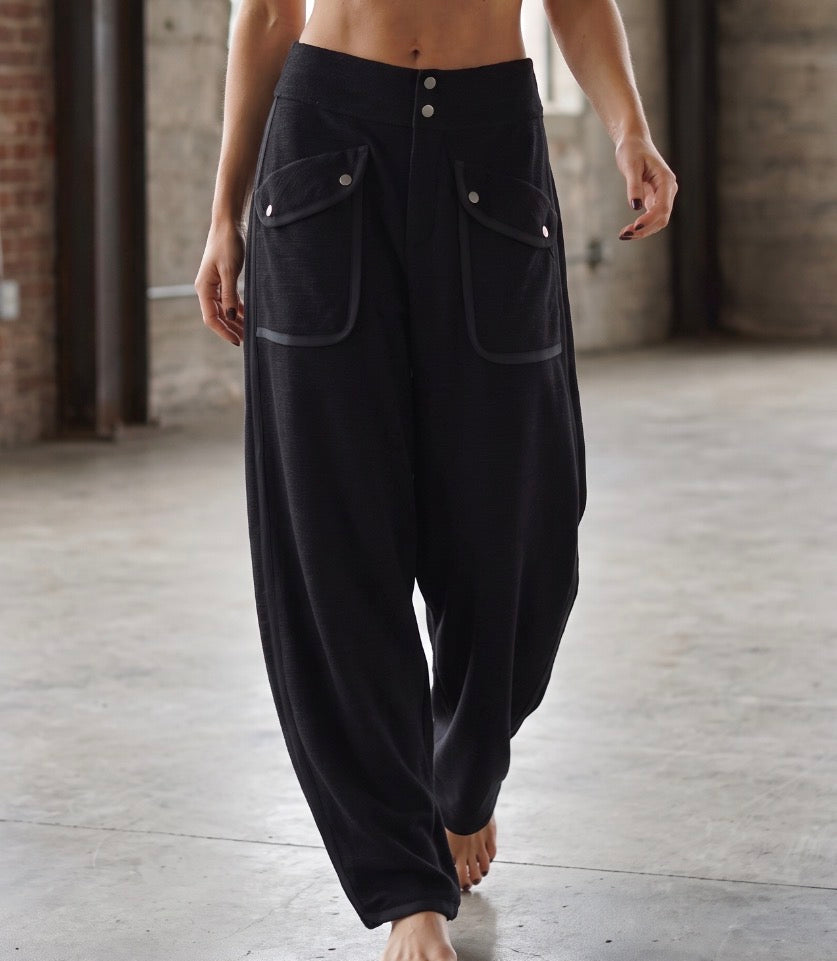 Textured Cargo Pocket Pants