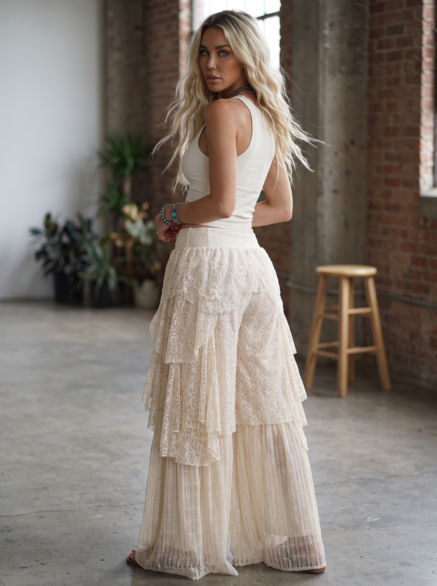Bluevelvet Tiered Lace Pants