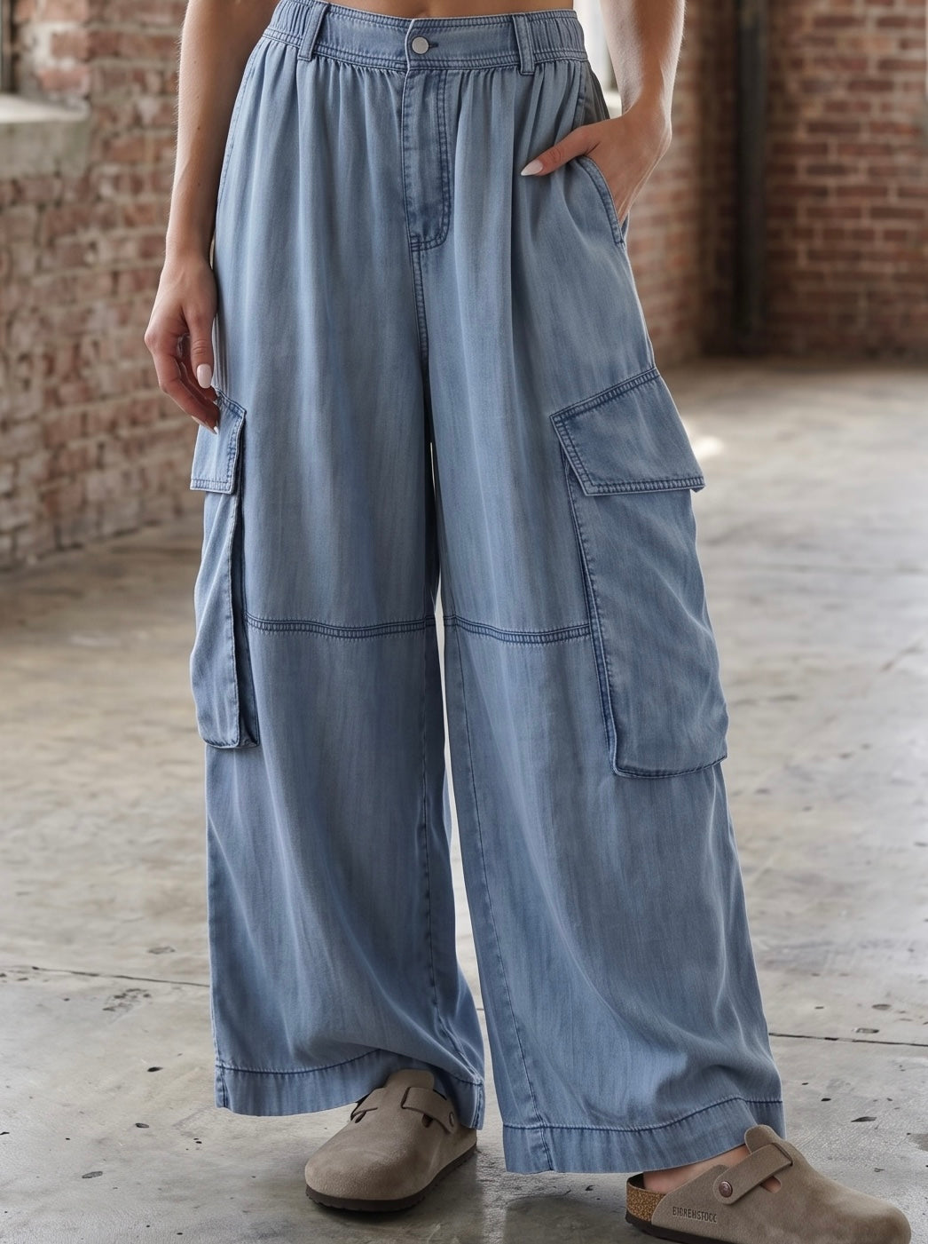 Easel Chambray Cargo Pants