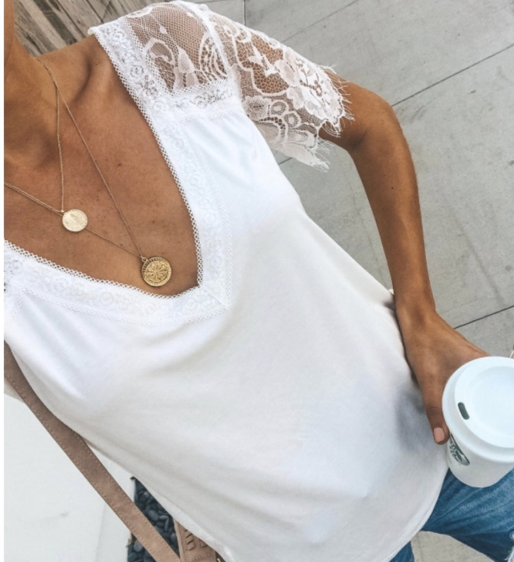 Scallop Trim Lace Short Sleeve Top