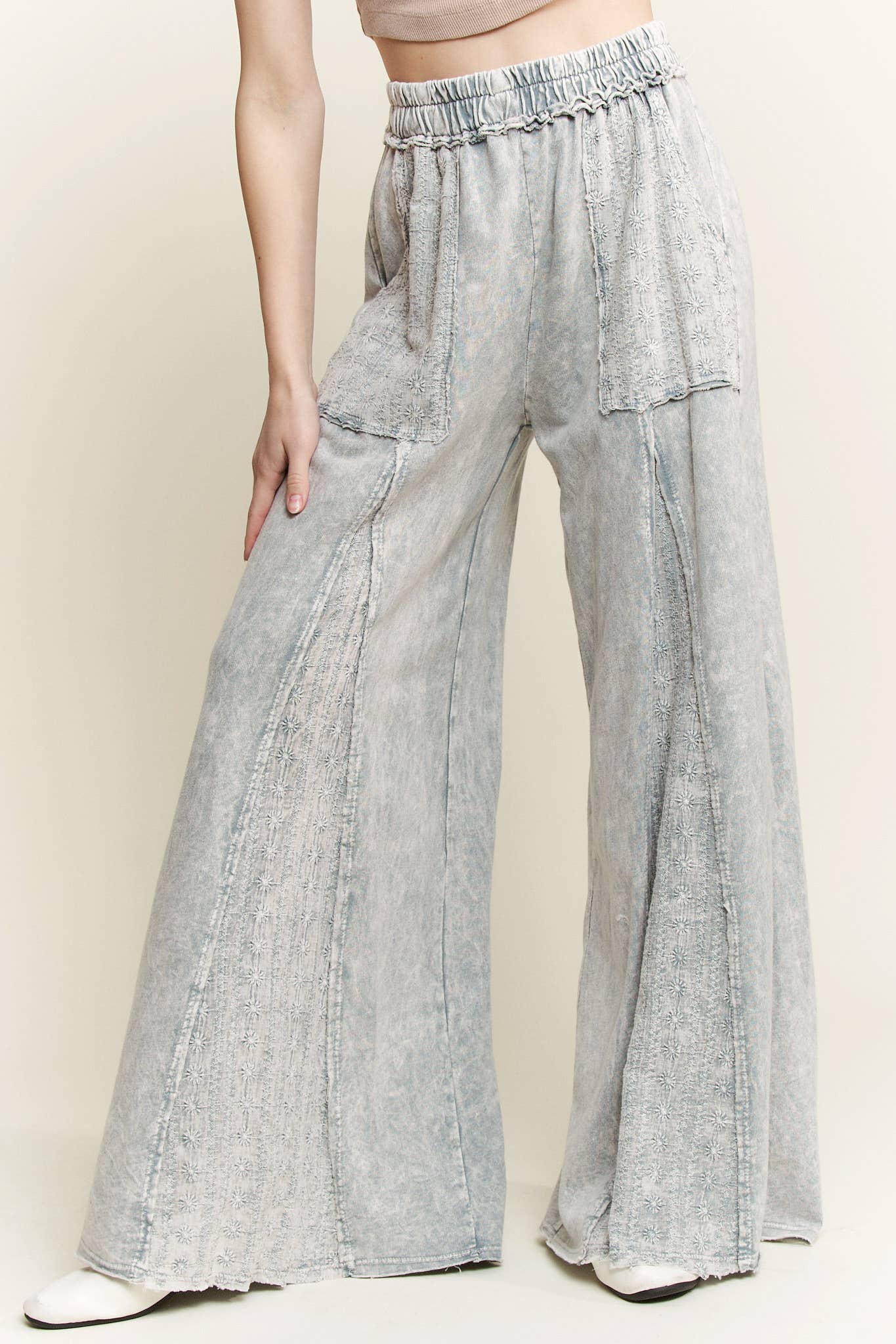 MineralWash Eyelet Flare pants HP5861