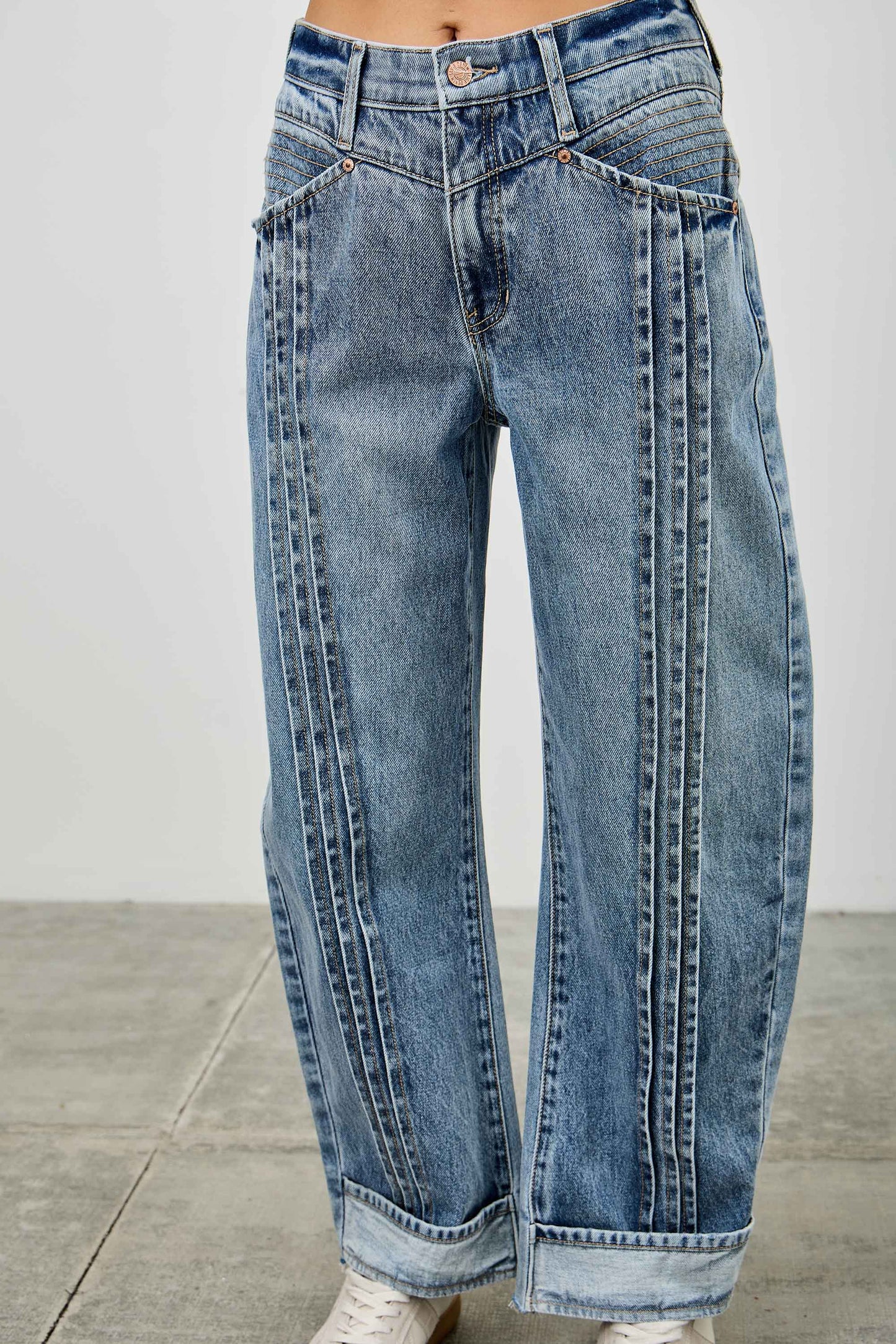 PREORDER- Saige Pleated Barrel Jeans