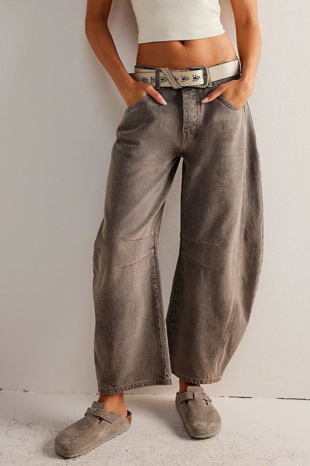 Wide Leg Barrel Jeans with Pockets