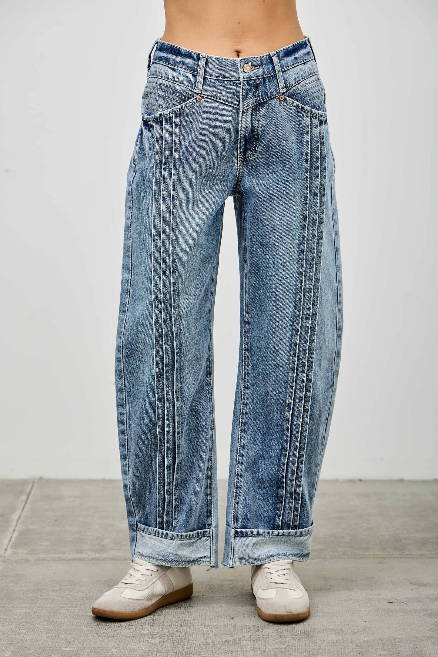PREORDER- Saige Pleated Barrel Jeans