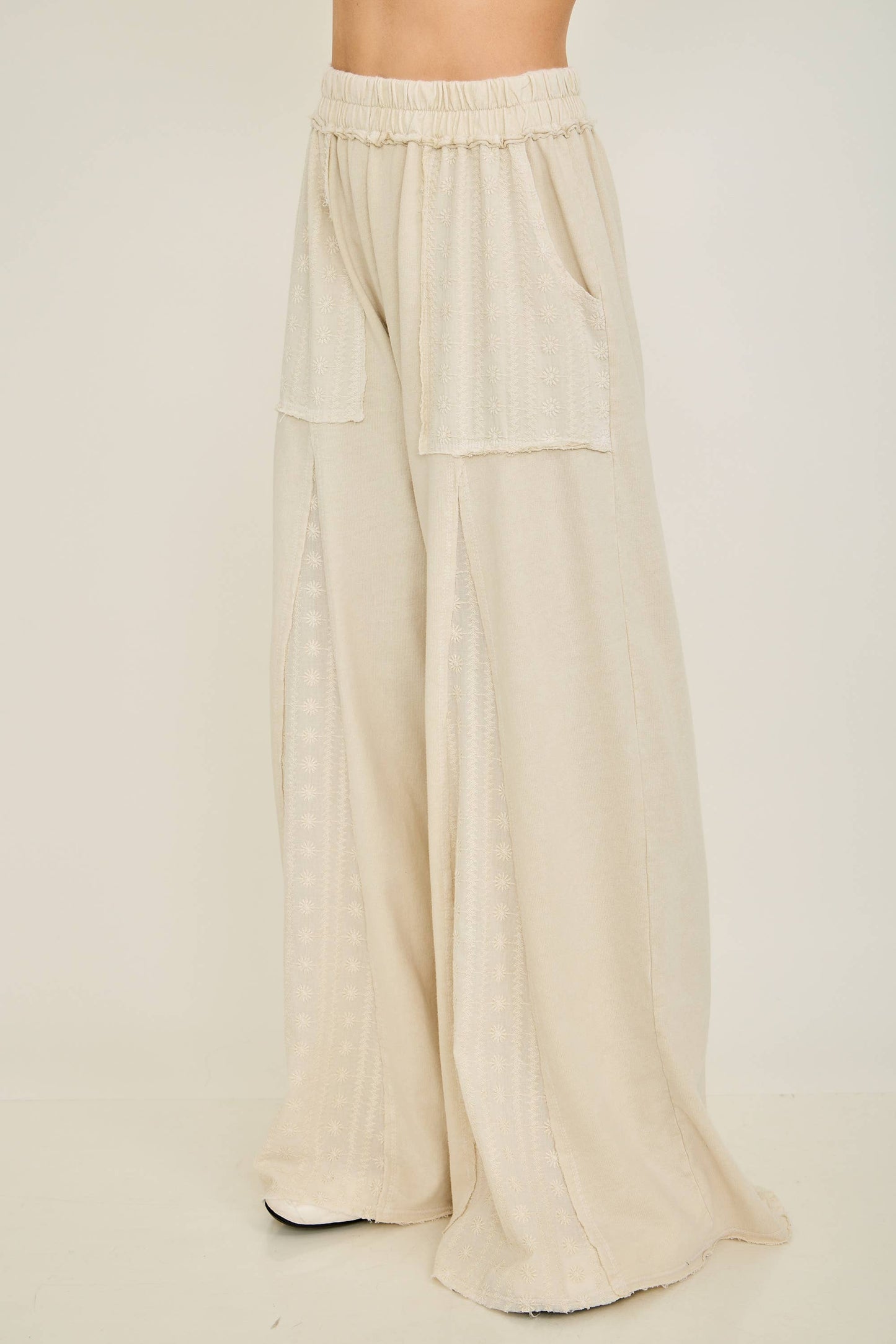 MineralWash Eyelet Flare pants HP5861
